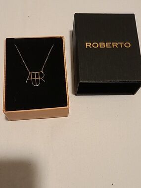 New Roberto LAURA Necklace, Sterling Silver, 18 Inch, Uniqe Name Logo